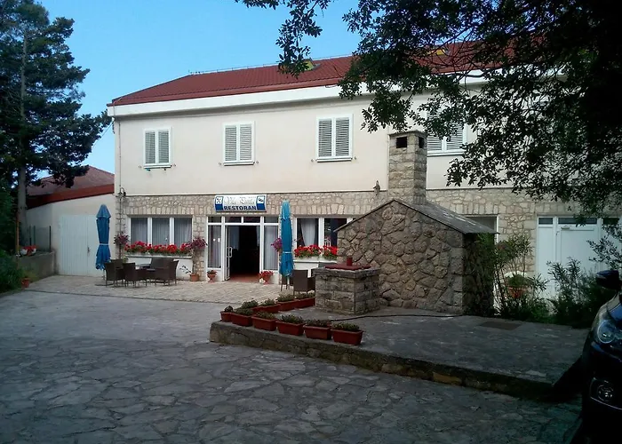 Oda ve Kahvaltı Punta 4*